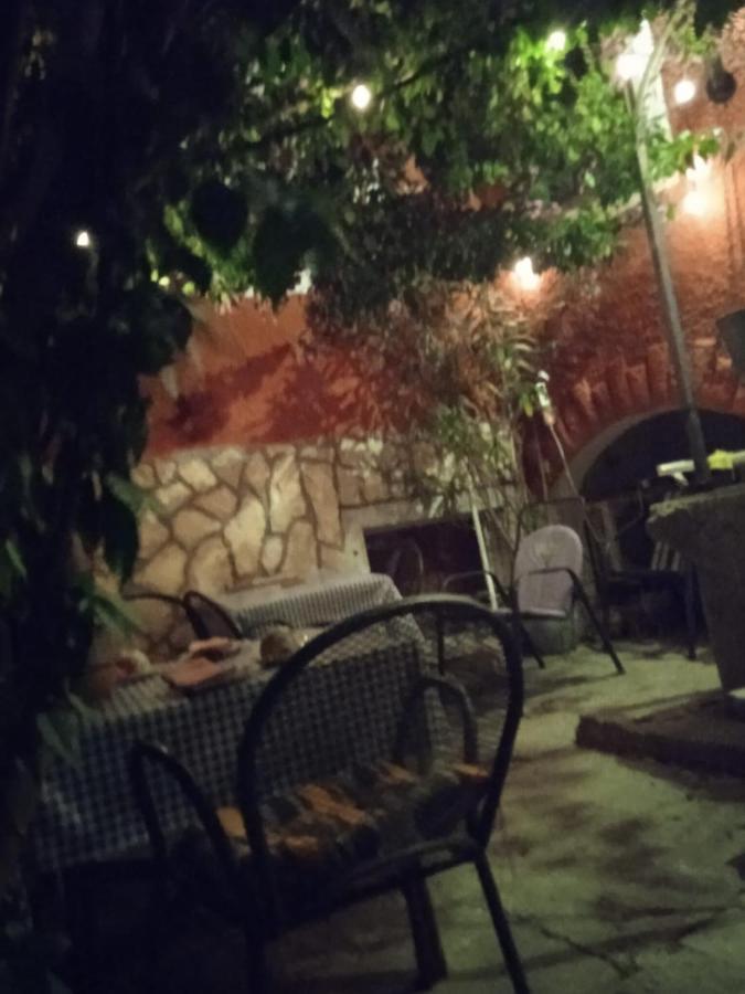 Apartman I Sobe Cule Cres Exteriér fotografie